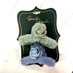 NWT 💚💙 Social Strand Faux Fur Hair Claw Clips Set of 2